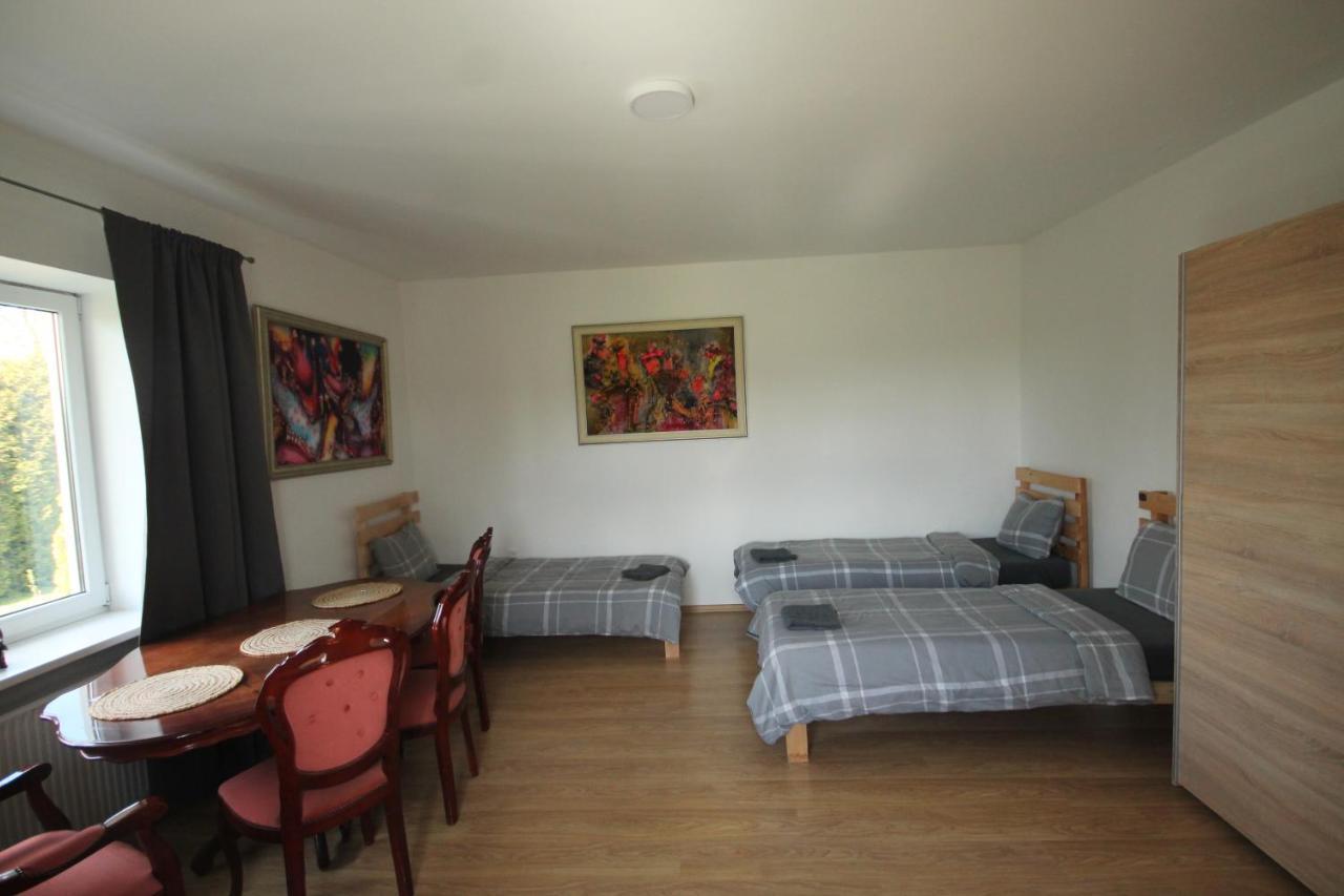 Hotel Sveciu Namai Prie Sirvintu Akmeniai Exterior foto